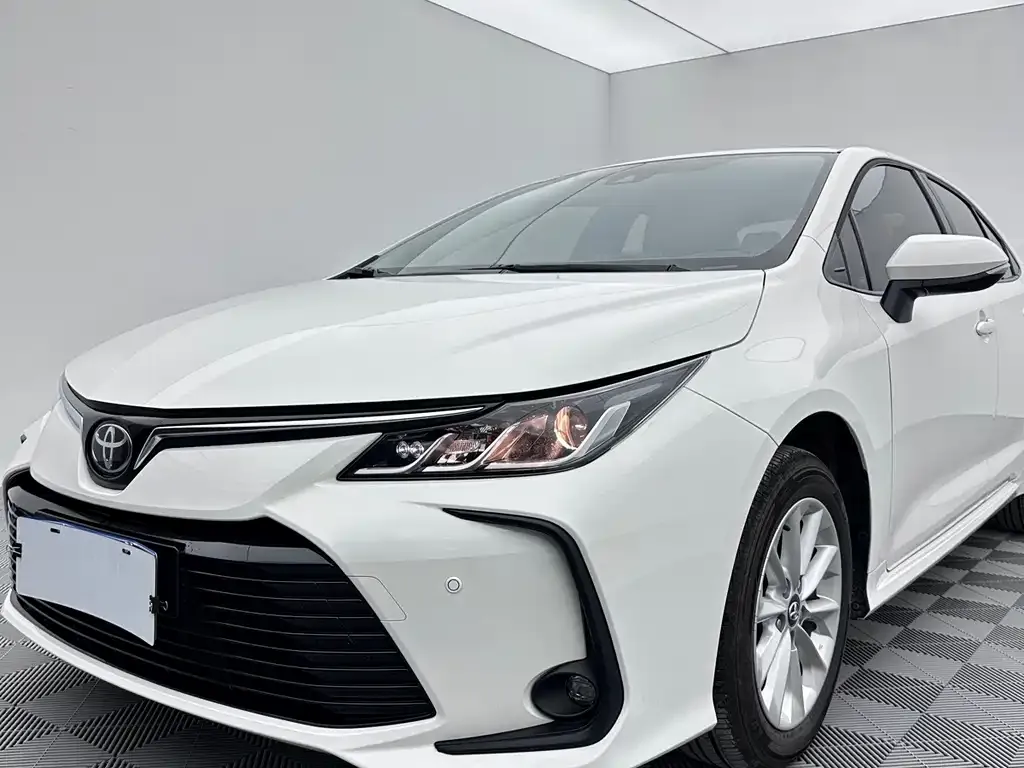 Toyota Corolla — фото 4