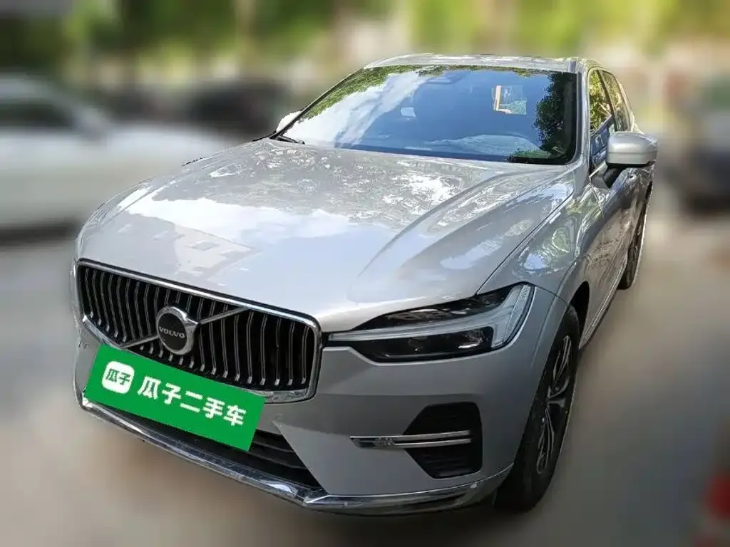 Volvo XC60 — фото 1