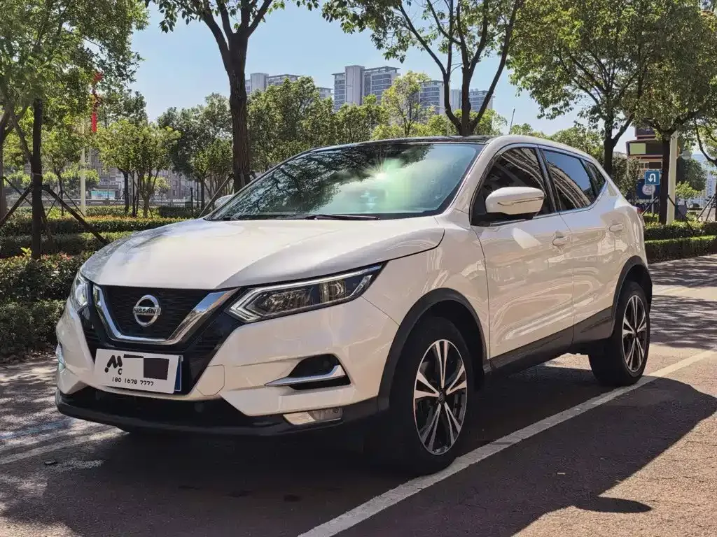 Nissan Qashqai — фото 1