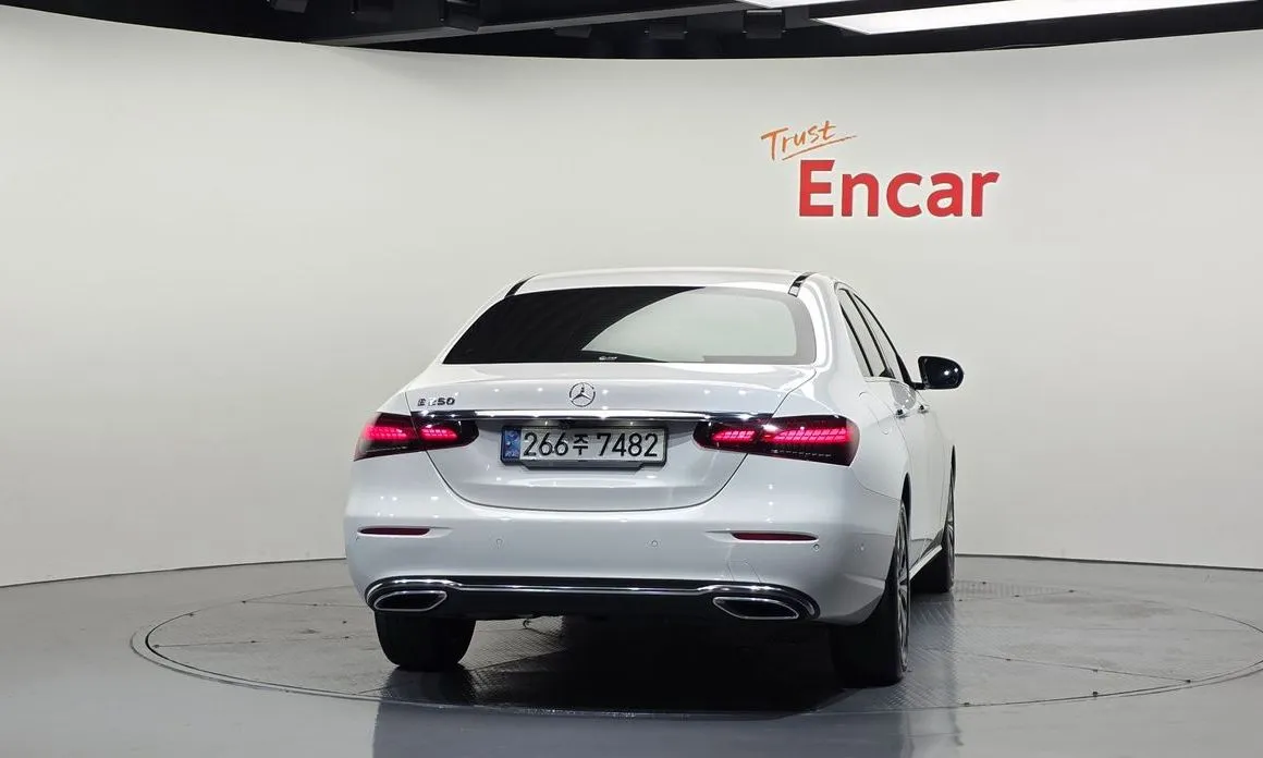 Mercedes-Benz E-Class — фото 5