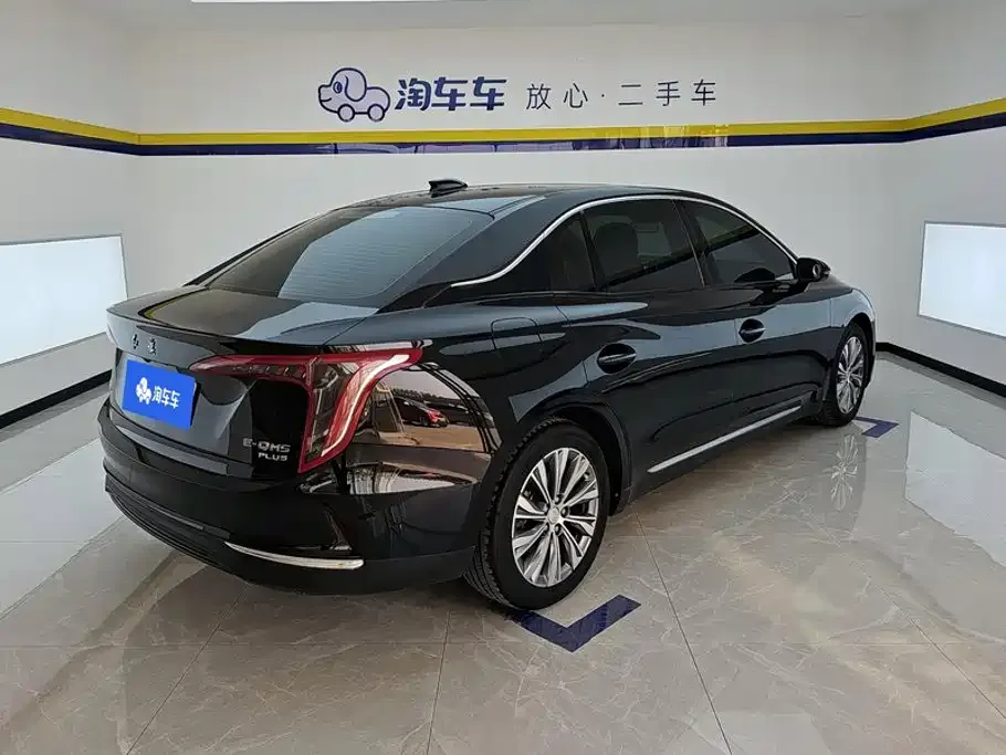 Hongqi E-QM5 — фото 10