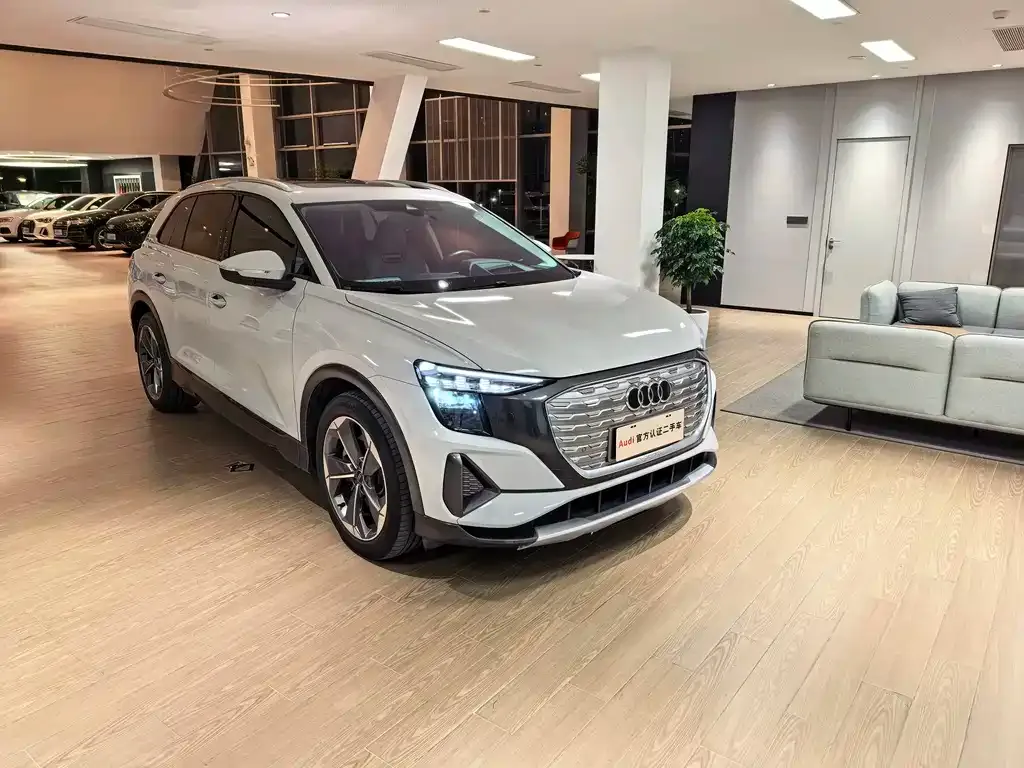 Audi Q5 e-tron — фото 10