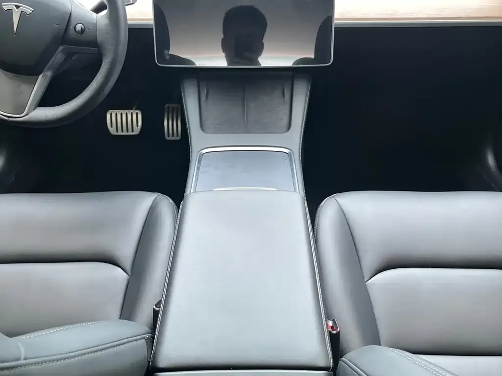 Tesla Model 3 — фото 5