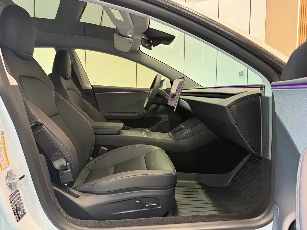 Tesla Model 3 — фото 3