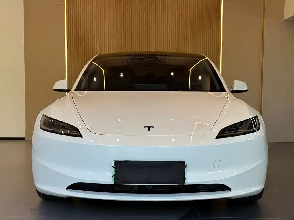 Tesla Model 3 — фото 4