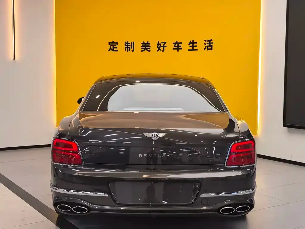 Bentley Flying Spur — фото 6