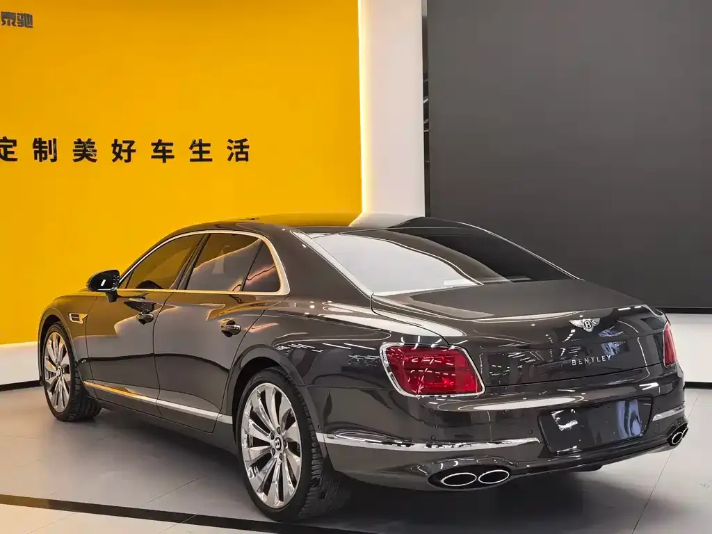 Bentley Flying Spur — фото 2