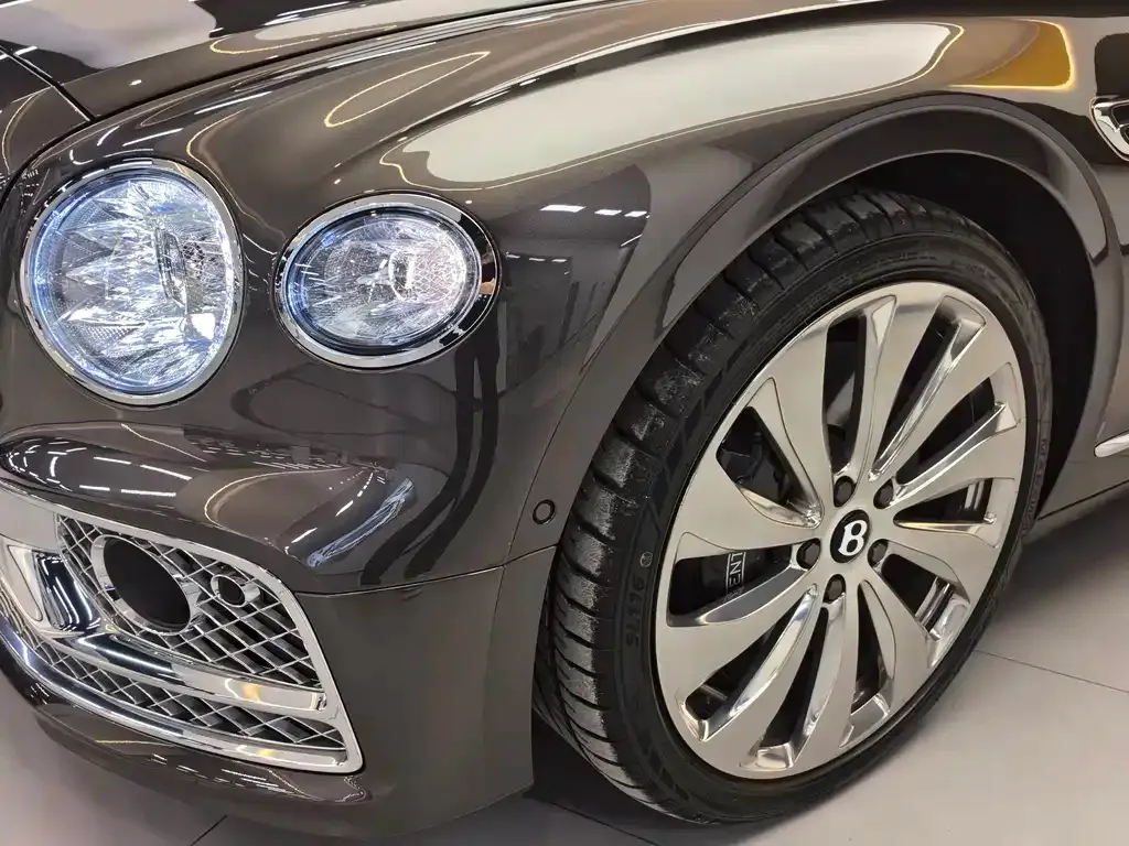 Bentley Flying Spur — фото 9