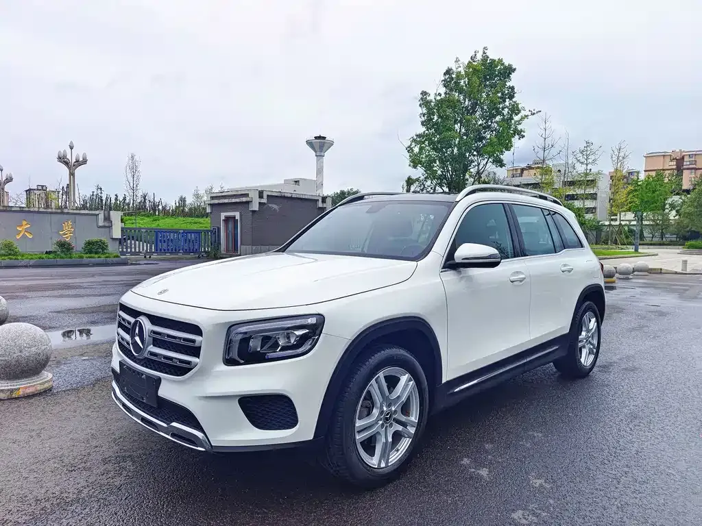 Mercedes-Benz GLB — фото 1
