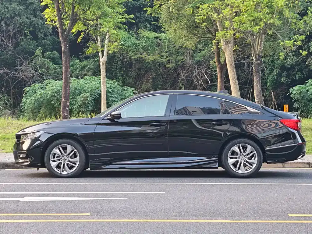 Honda Accord — фото 4