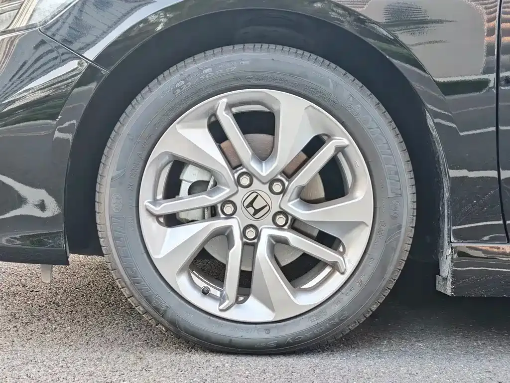 Honda Accord — фото 9