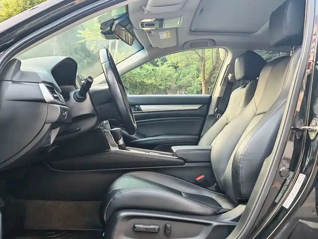 Honda Accord — фото 6