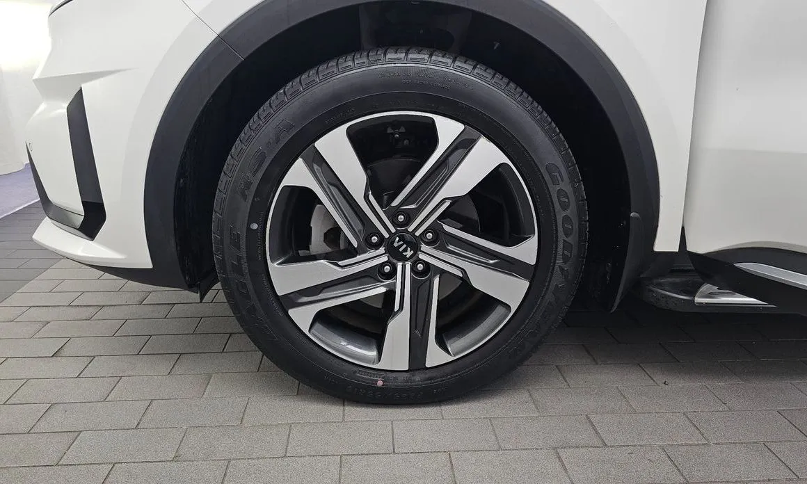 Kia Sorento — фото 9