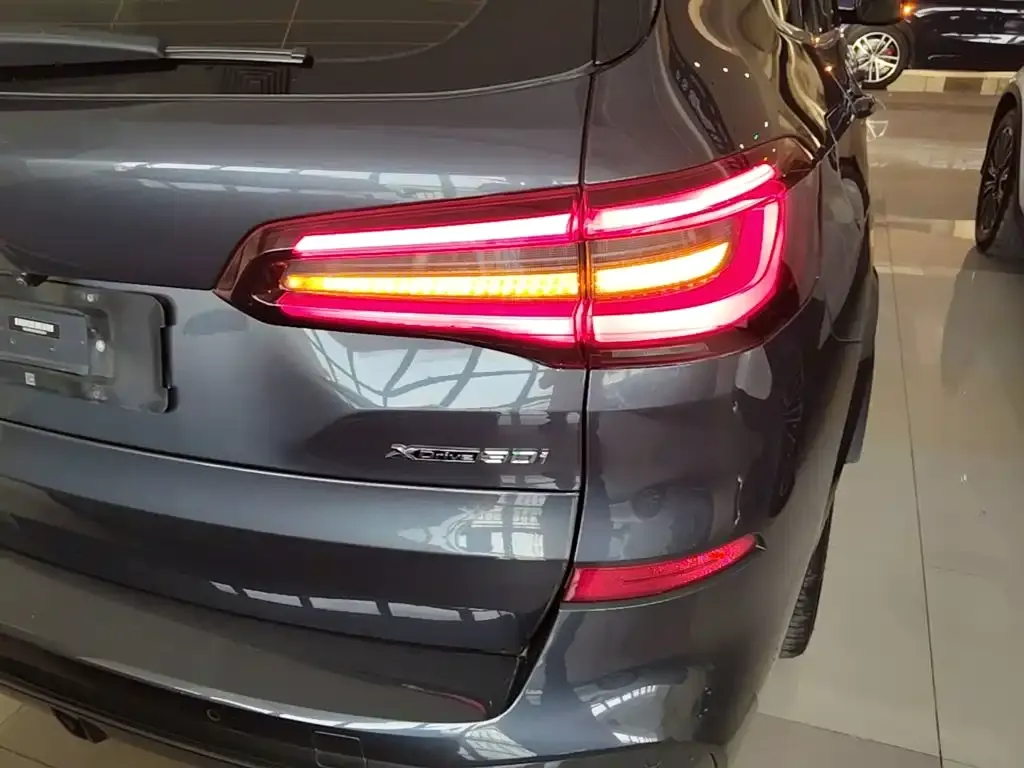 BMW X5 (Import) — фото 2