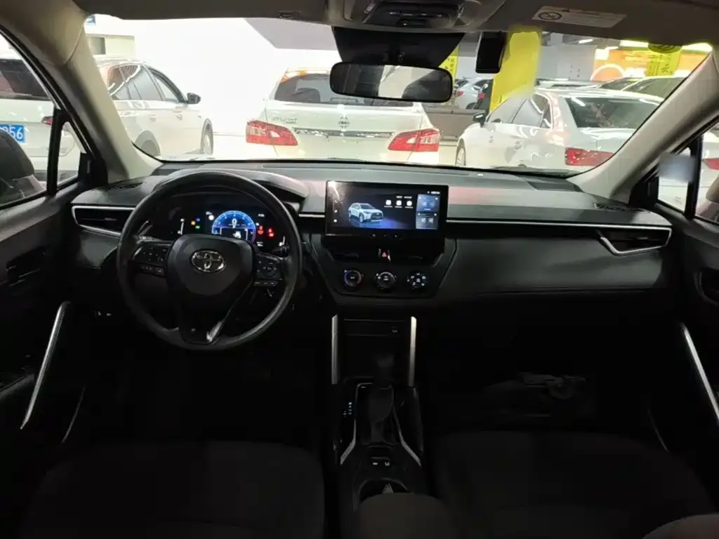 Toyota Corolla Cross — фото 9