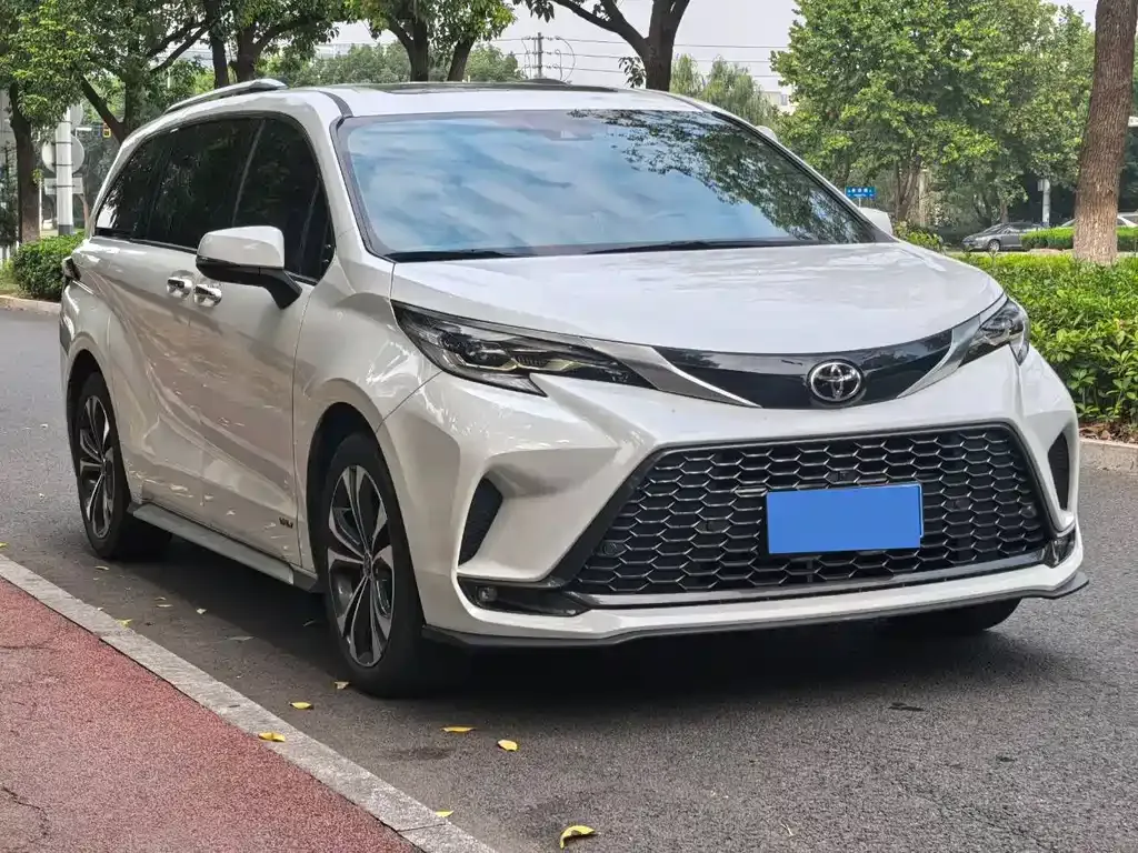 Toyota Granvia — фото 6