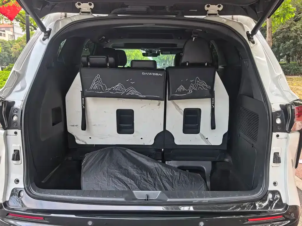 Toyota Granvia — фото 2