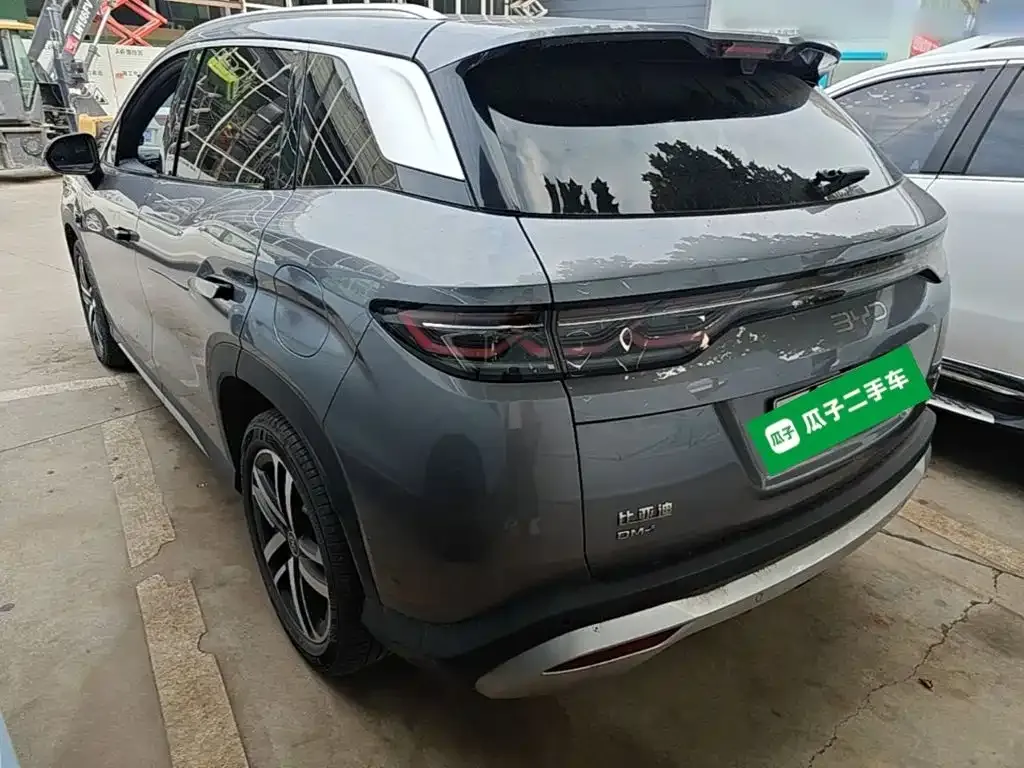 BYD L DM-i — фото 4