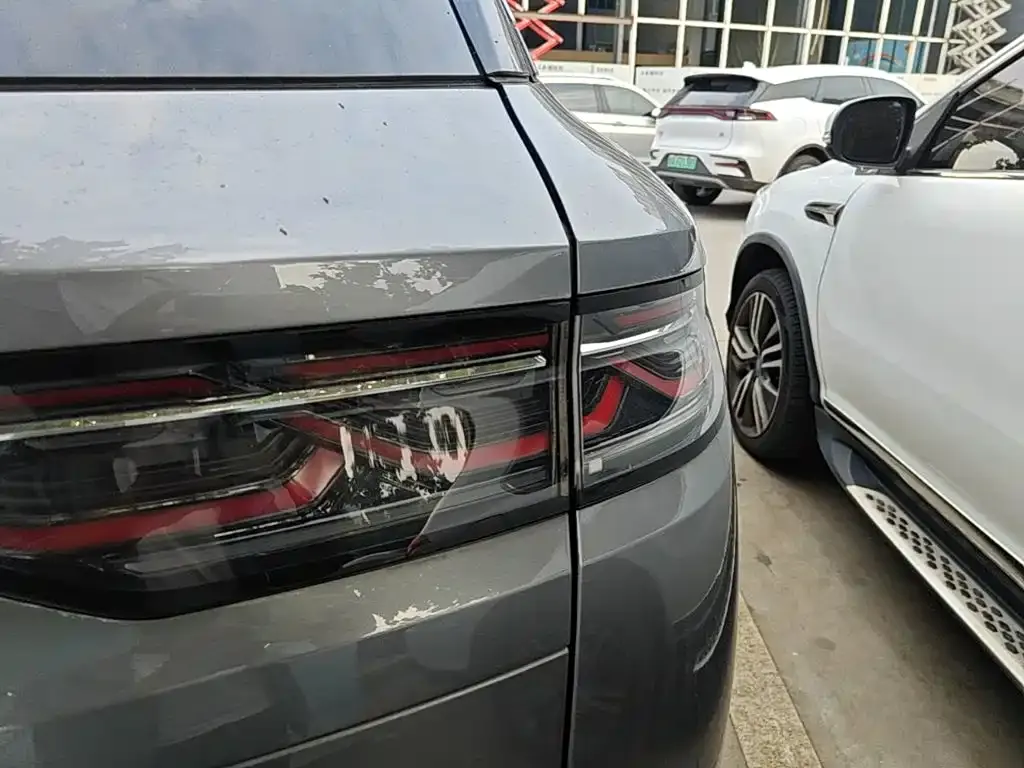 BYD L DM-i — фото 3