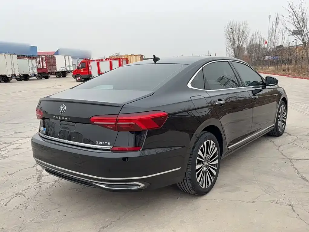 Volkswagen Passat — фото 5