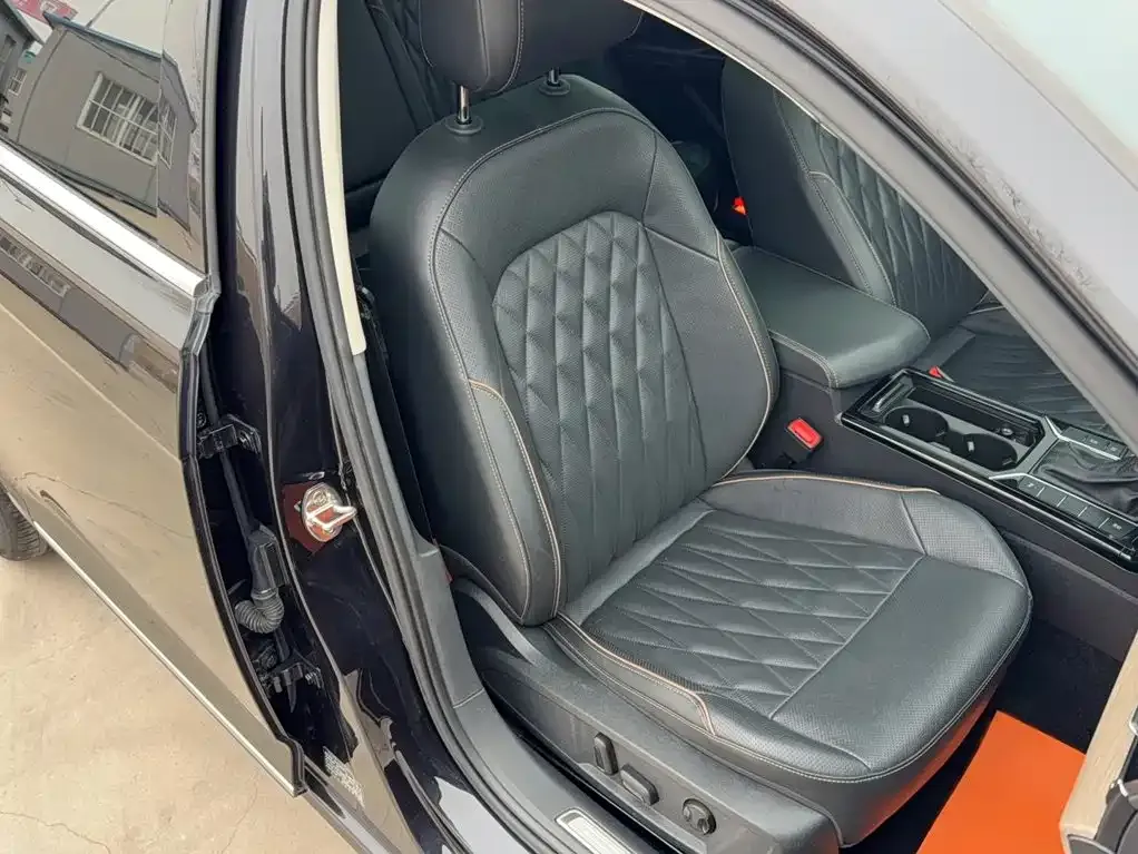 Volkswagen Passat — фото 6