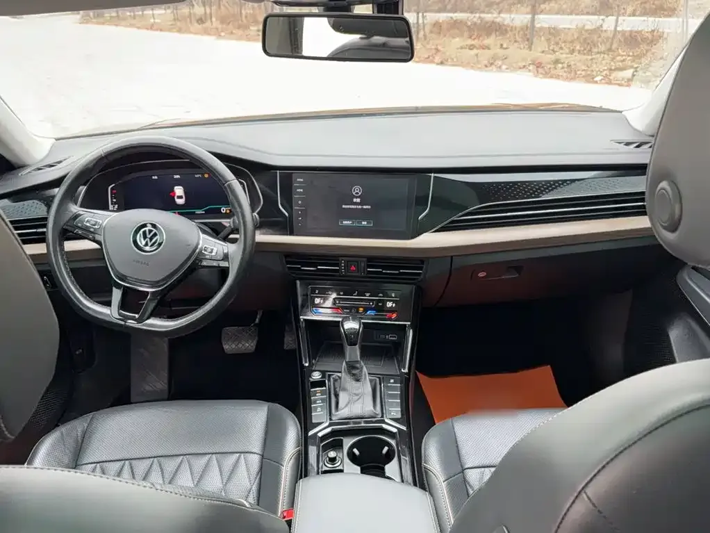 Volkswagen Passat — фото 8