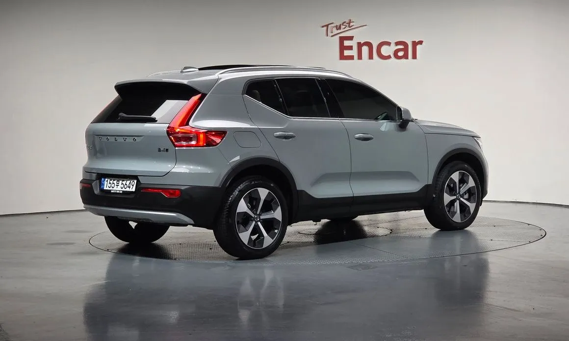 Volvo XC40 — фото 6