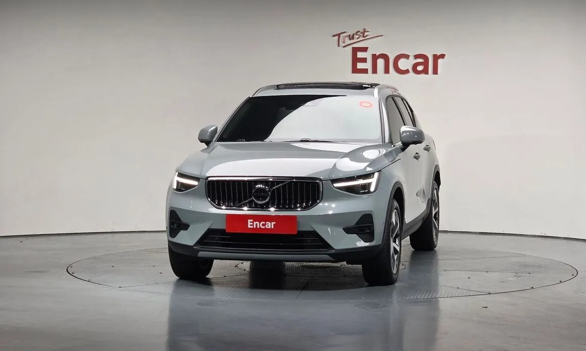 Volvo XC40 — фото 3