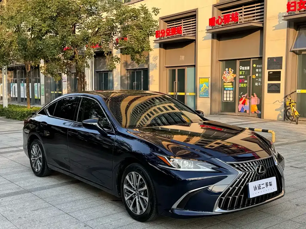 Lexus ES — фото 9