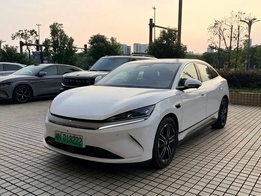 BYD Qin L — фото 1