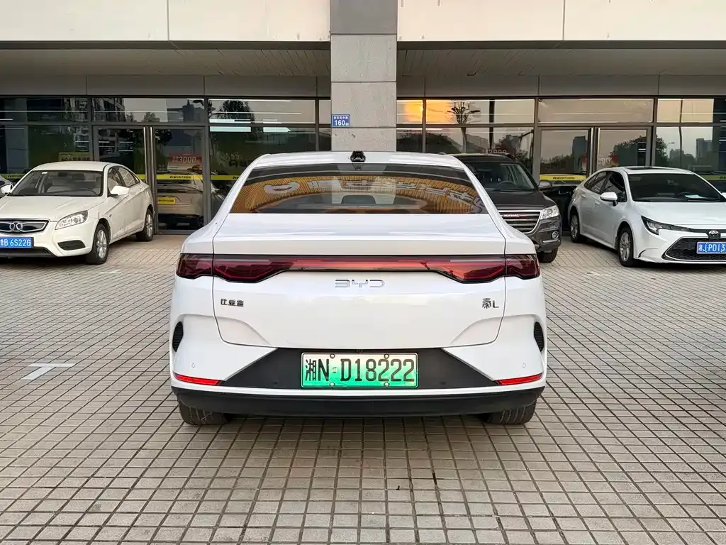 BYD Qin L — фото 4