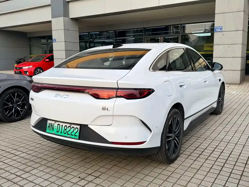BYD Qin L — фото 6