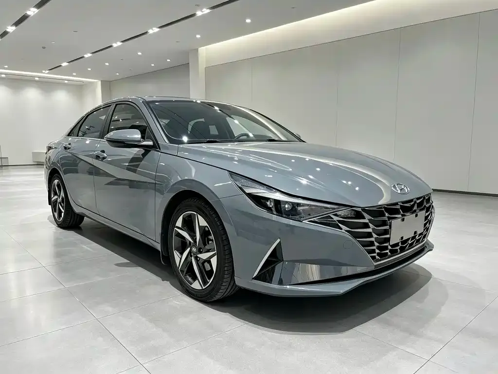Hyundai Elantra — фото 7