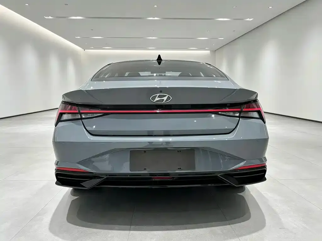Hyundai Elantra — фото 8