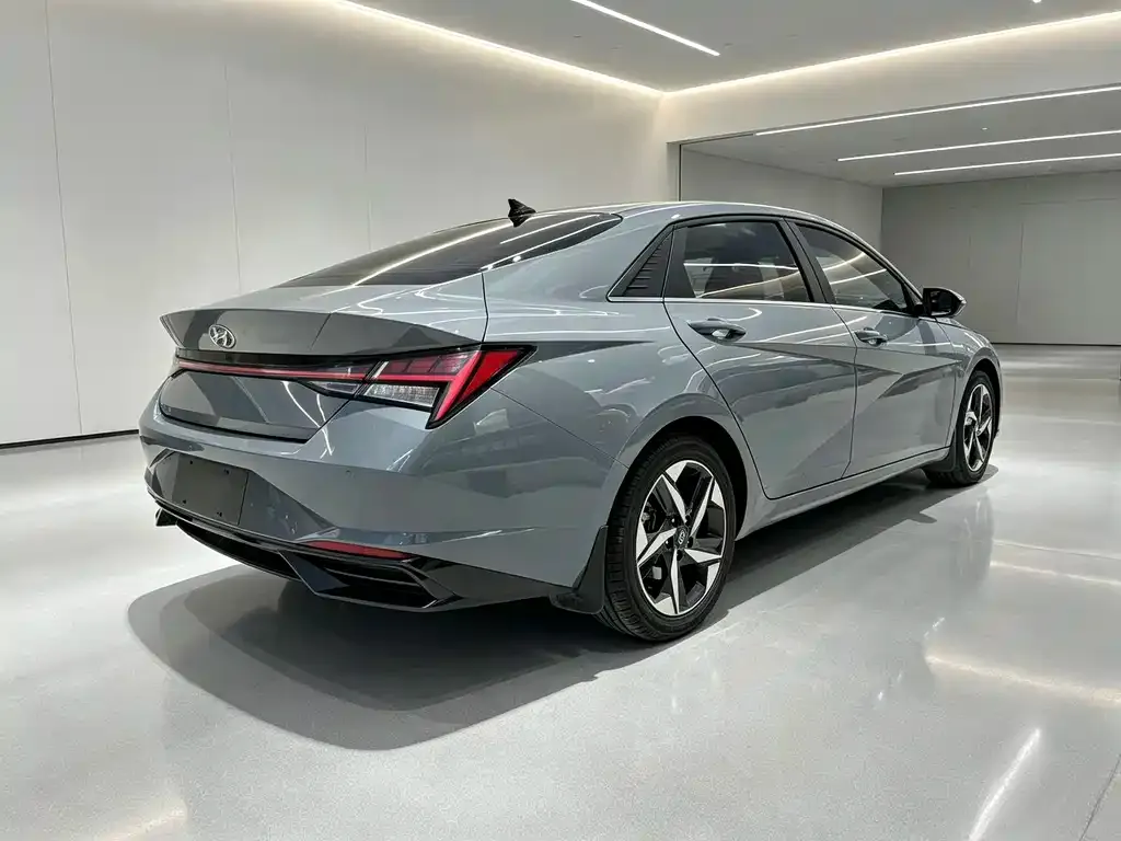 Hyundai Elantra — фото 9