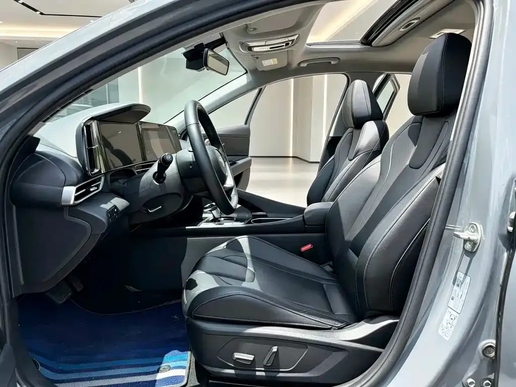 Hyundai Elantra — фото 5