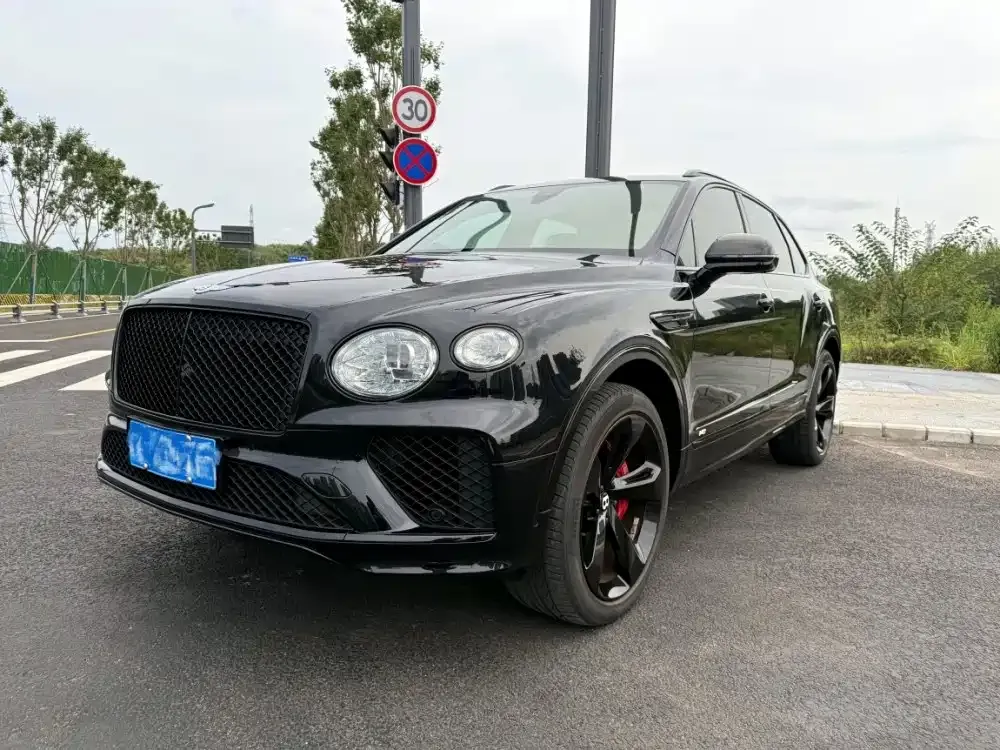 Bentley Bentayga — фото 1