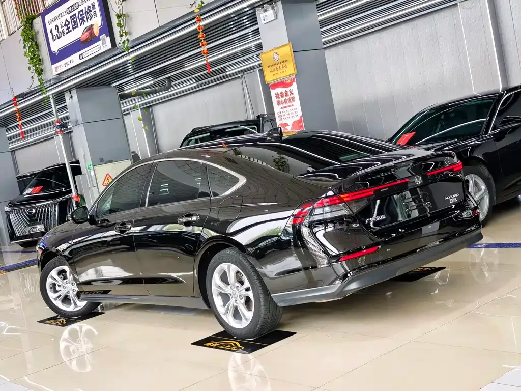 Honda Accord — фото 10
