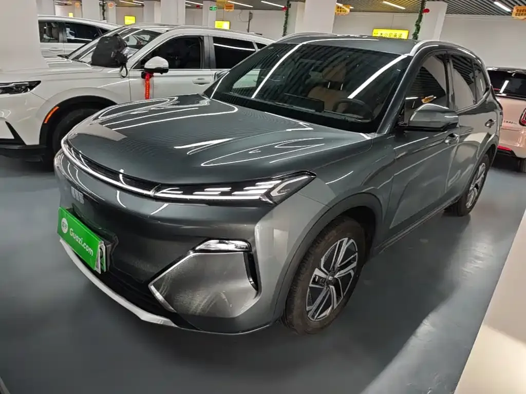 Geely Galaxy Xingjian 7 — фото 1