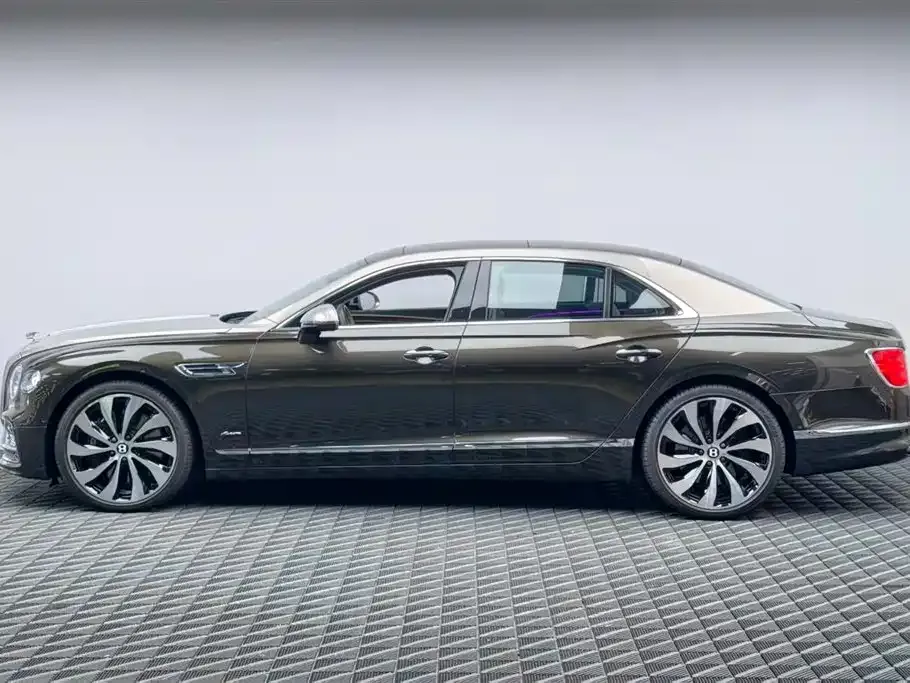 Bentley Flying Spur — фото 5