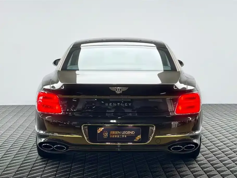 Bentley Flying Spur — фото 2