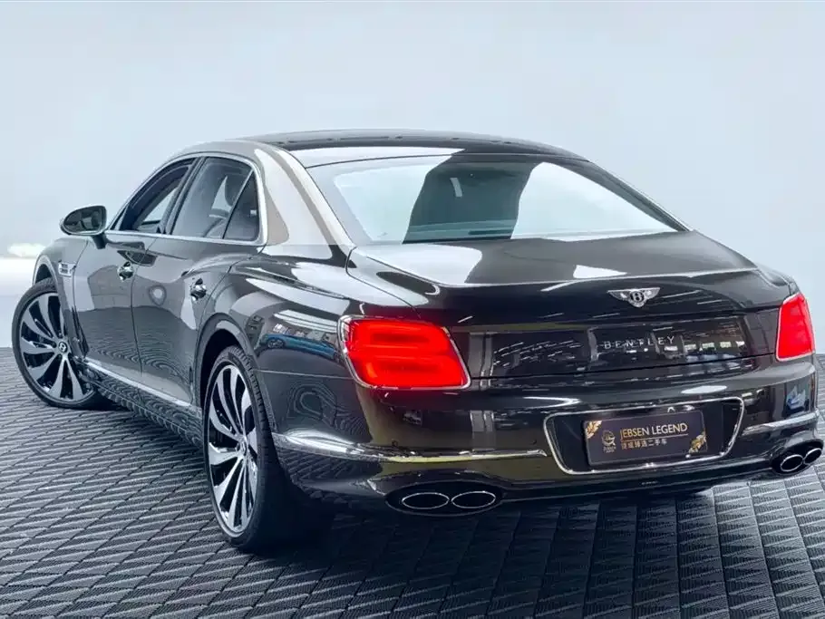 Bentley Flying Spur — фото 3