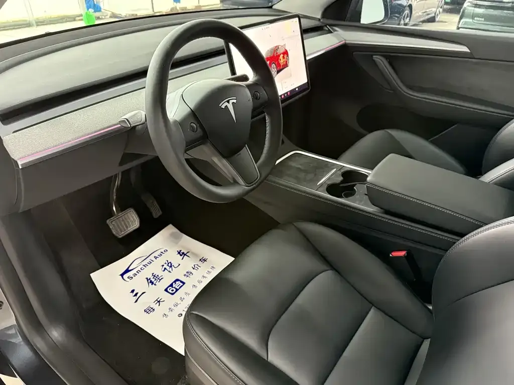 Tesla Model Y — фото 8