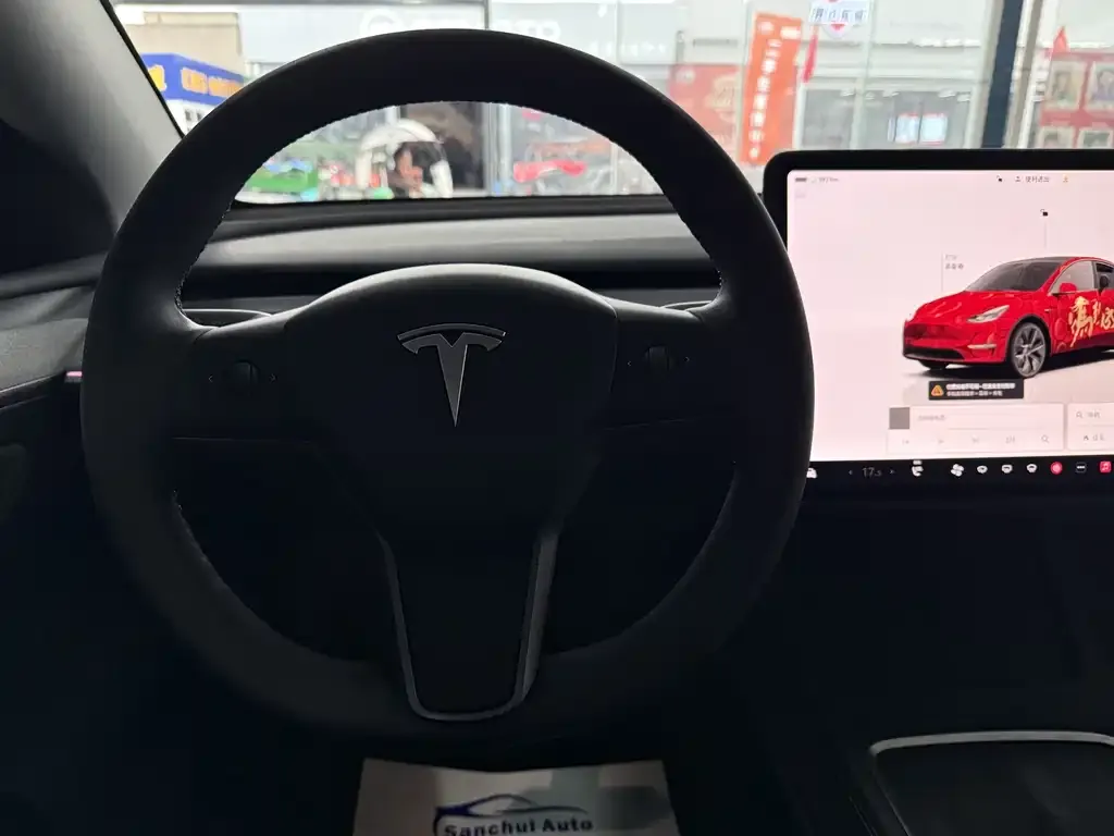 Tesla Model Y — фото 2