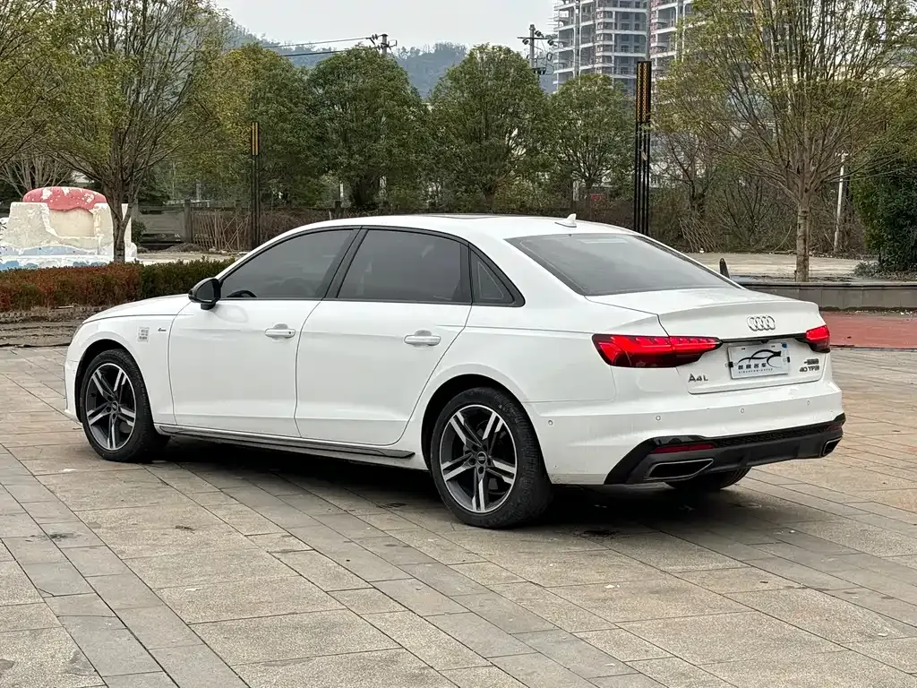 Audi A4L — фото 2