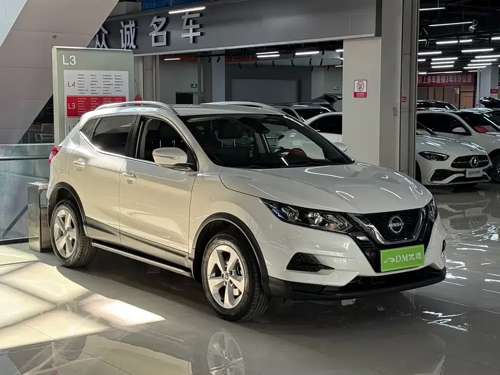 Nissan Qashqai — фото 1