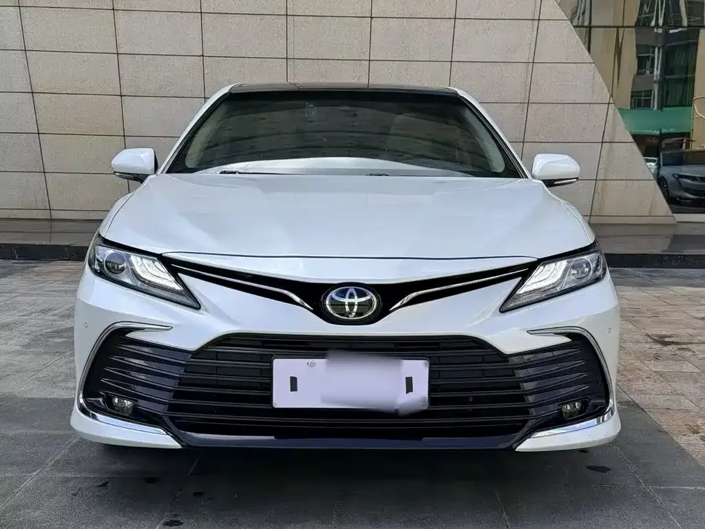 Toyota Camry — фото 4