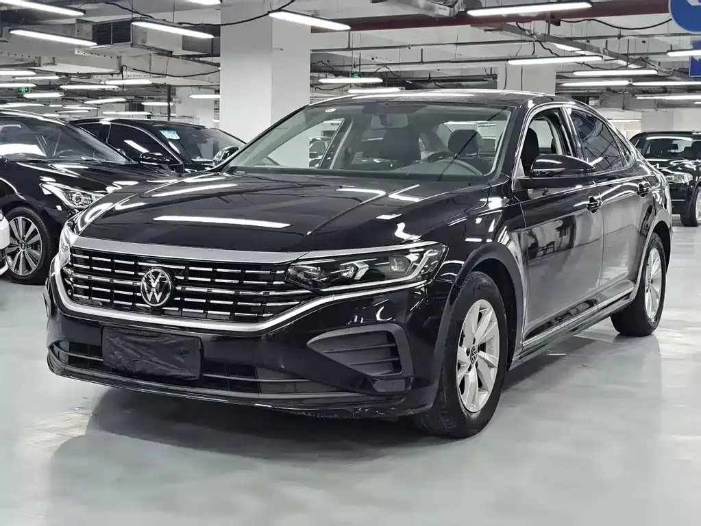 Volkswagen Passat — фото 1