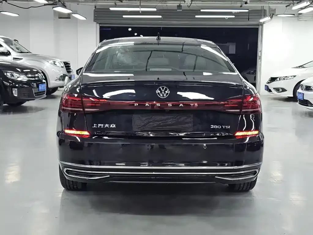 Volkswagen Passat — фото 8