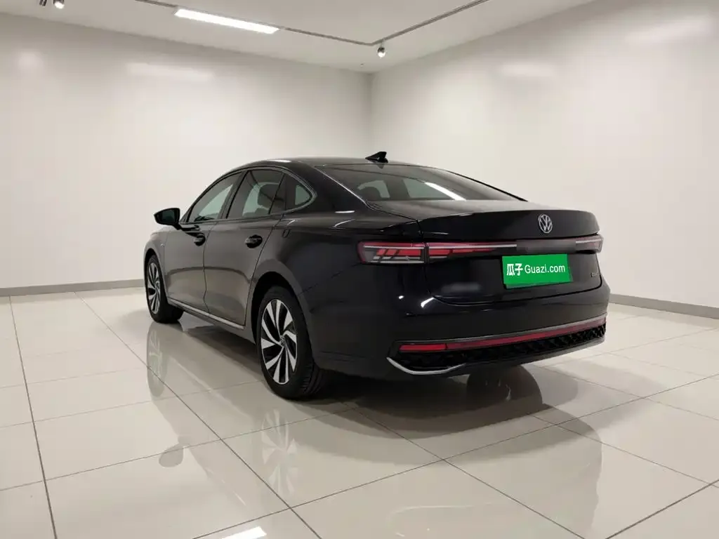 Volkswagen Passat — фото 7